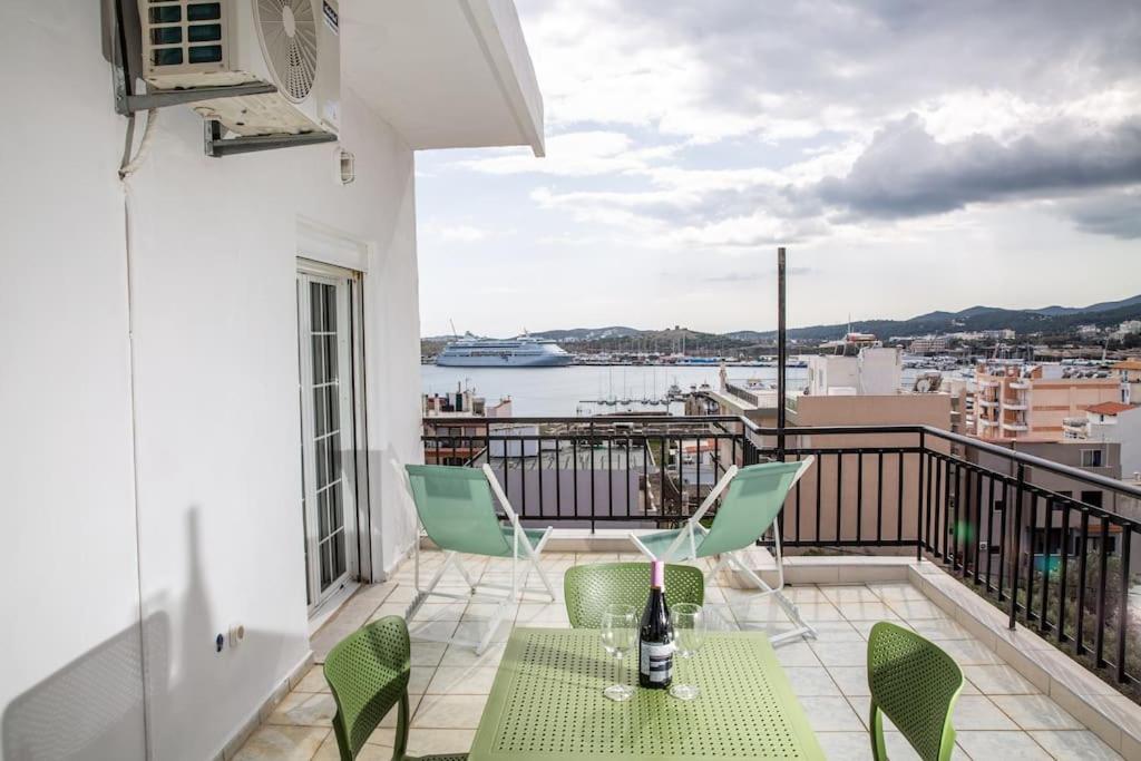 شقة Seafront Central Apt In Lavrio المظهر الخارجي الصورة