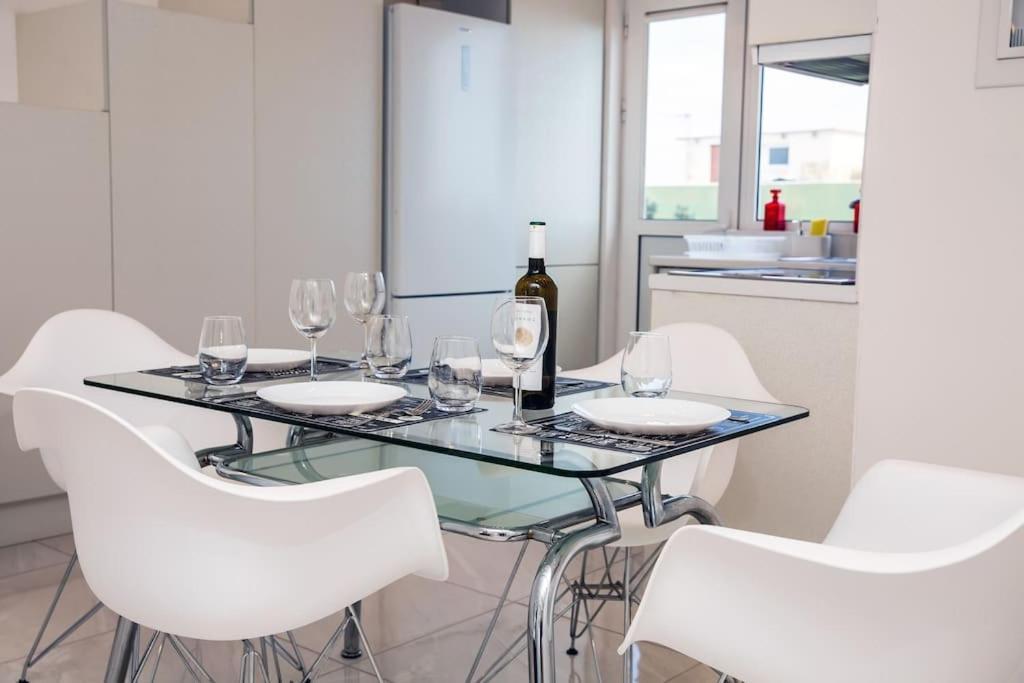 شقة Seafront Central Apt In Lavrio المظهر الخارجي الصورة