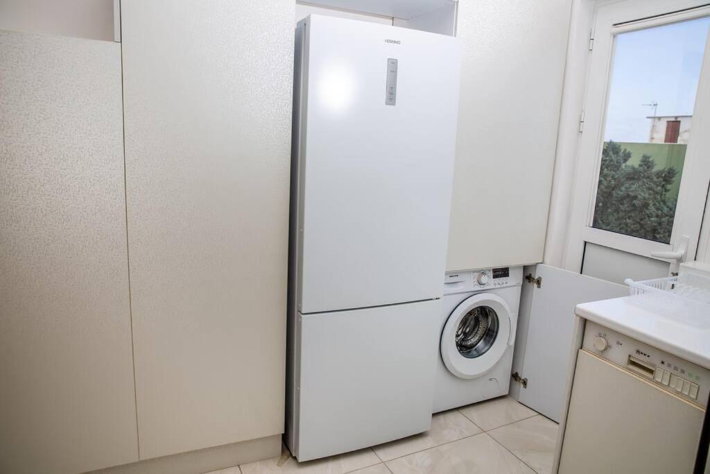 شقة Seafront Central Apt In Lavrio المظهر الخارجي الصورة