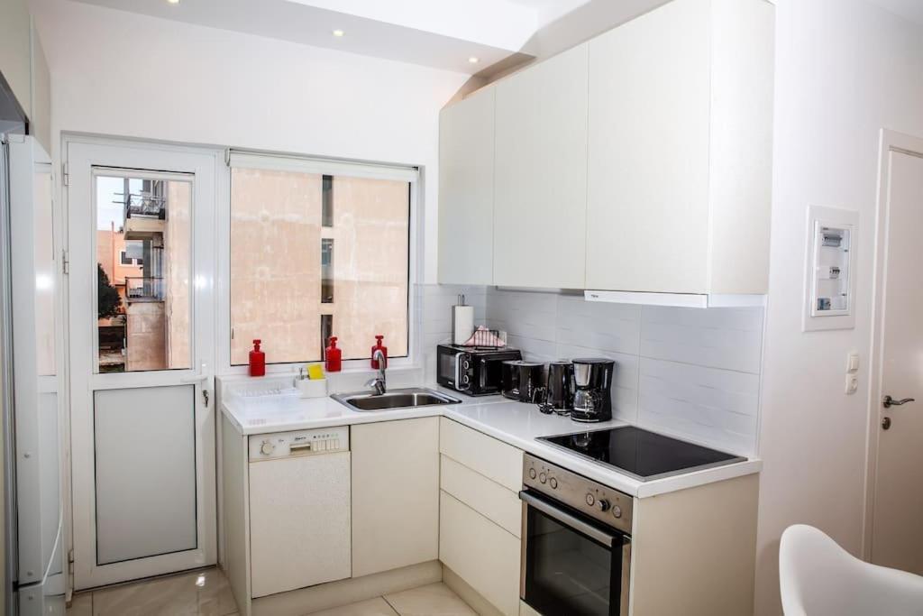 شقة Seafront Central Apt In Lavrio المظهر الخارجي الصورة