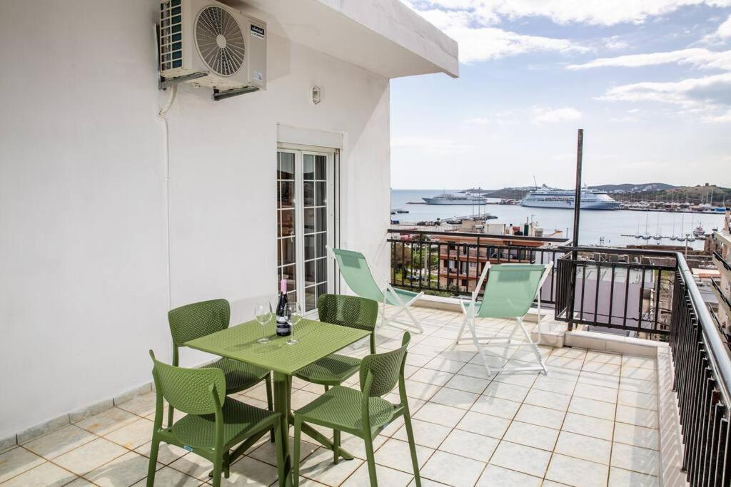 شقة Seafront Central Apt In Lavrio المظهر الخارجي الصورة