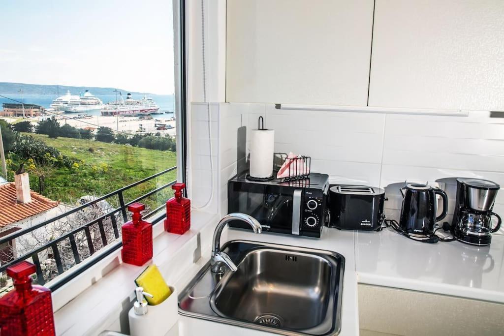 شقة Seafront Central Apt In Lavrio المظهر الخارجي الصورة