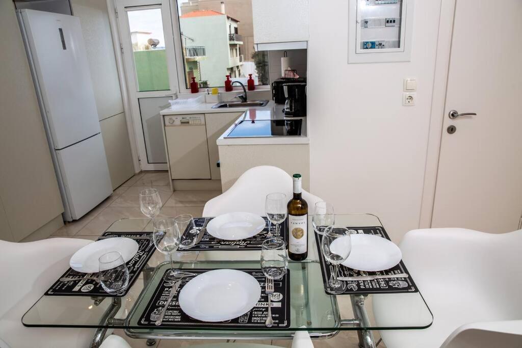 شقة Seafront Central Apt In Lavrio المظهر الخارجي الصورة