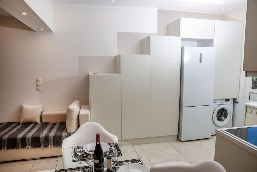 شقة Seafront Central Apt In Lavrio المظهر الخارجي الصورة